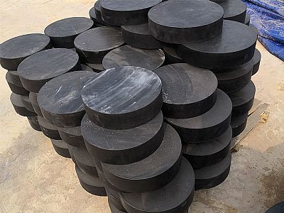宁国市板式橡胶支座由若干层橡胶片与薄钢板经加压硫化
